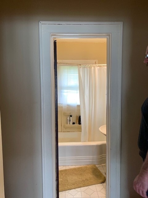 Building Photo - 612 W Cherokee Dr