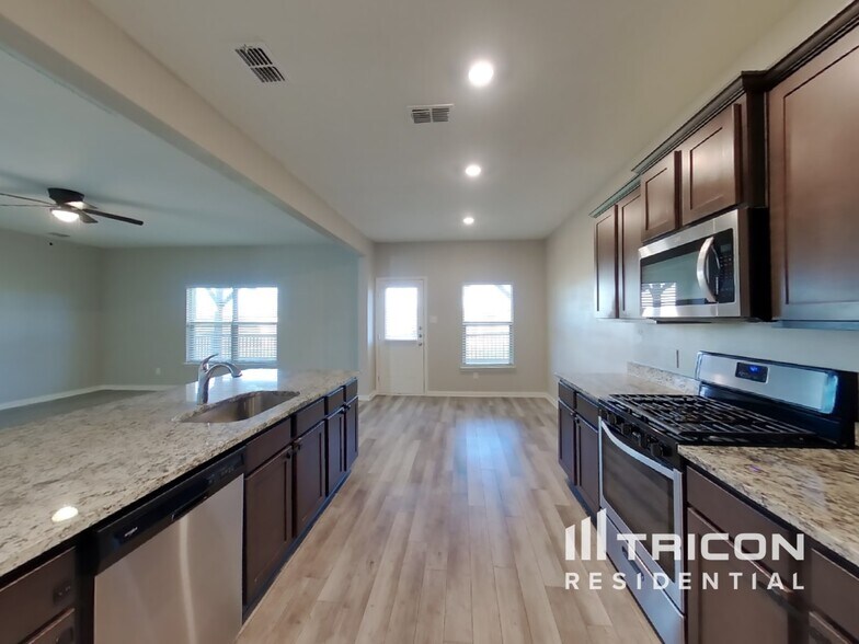 Building Photo - 3109 Chillingham Dr