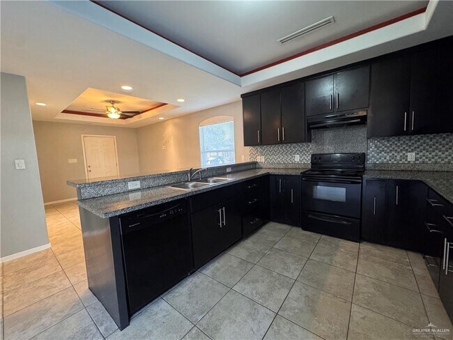 Building Photo - 28 W Sarah Evans St