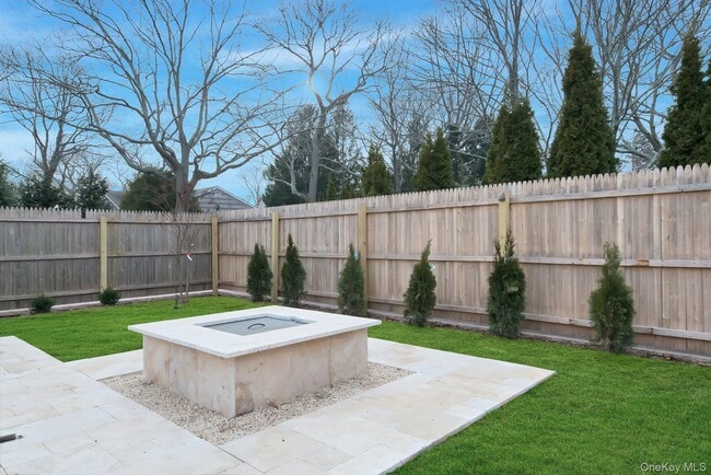 Building Photo - 550 Krause Rd