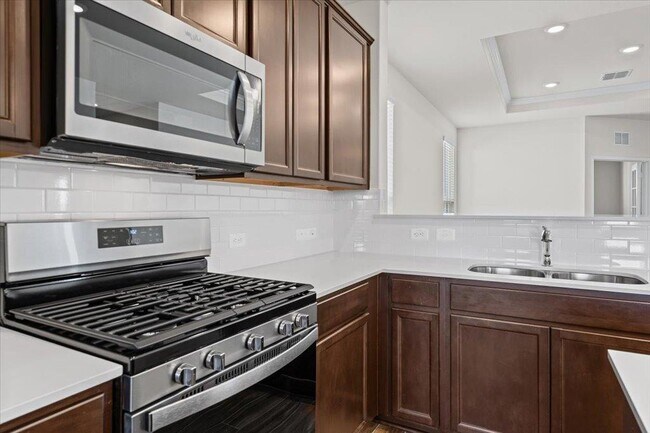 Building Photo - 408 Kapok St