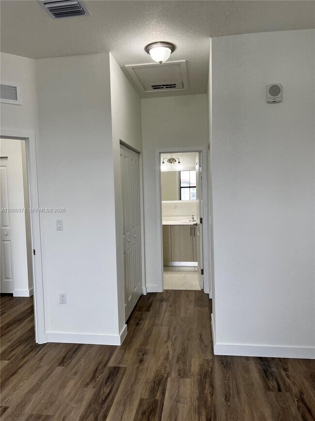 Building Photo - 15540 SW 136th St