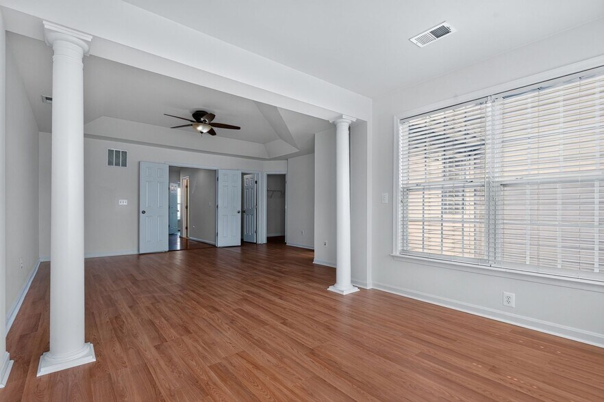 Building Photo - 2347 Battery Hill Cir