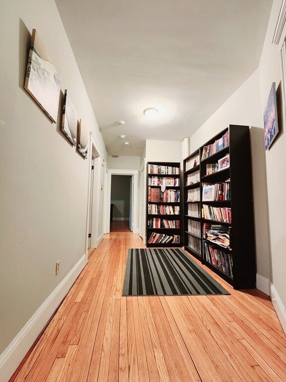 Building Photo - 2 Sutherland Rd