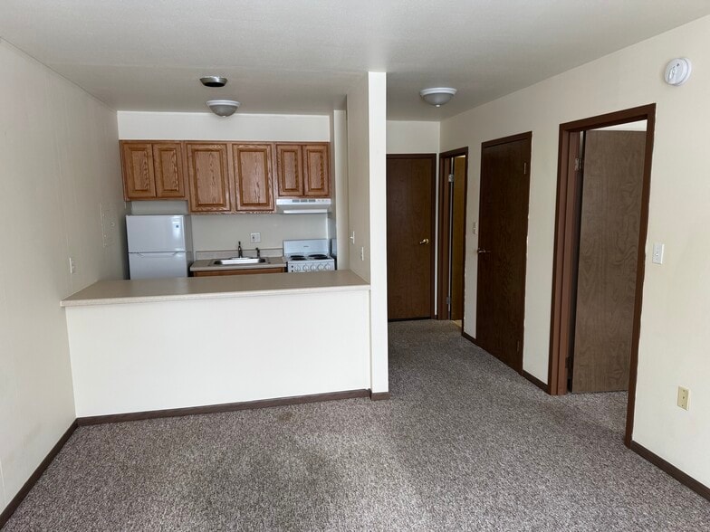 Kitchen and Entry Way - Village Green West Apartments