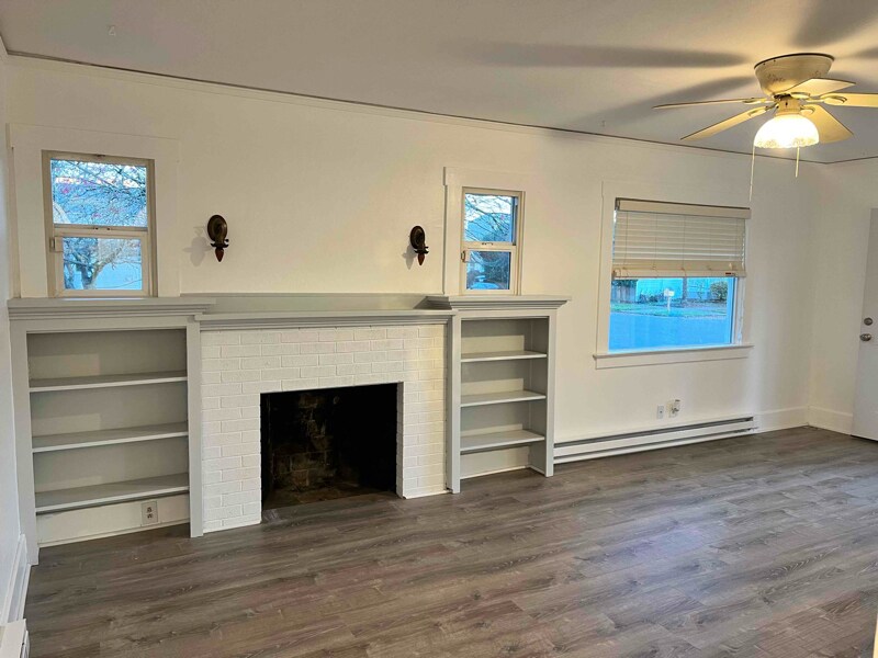 Building Photo - 400 W 17th St