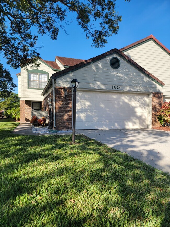 Building Photo - 160 Palm Sparrow Ct