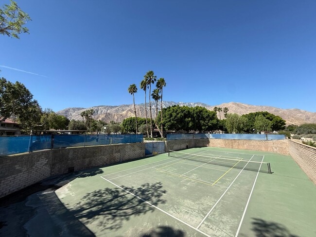 Building Photo - 685 N Ashurst Ct