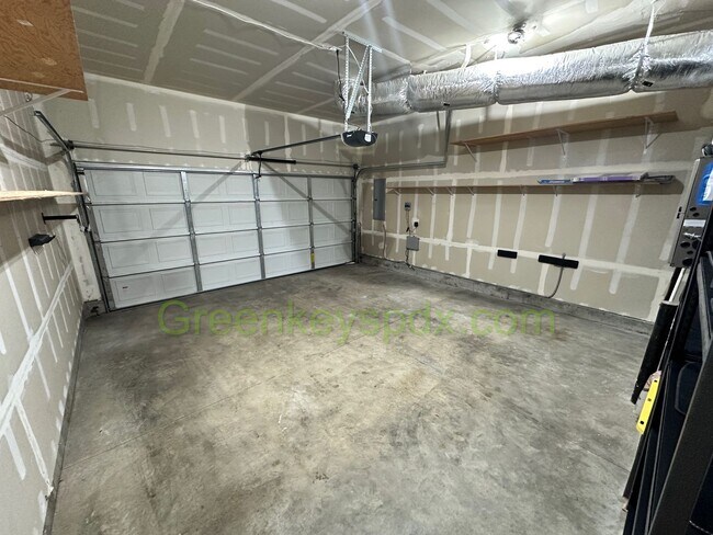 Building Photo - Gorgeous 3-Bedroom 2.5-Bathroom House with...
