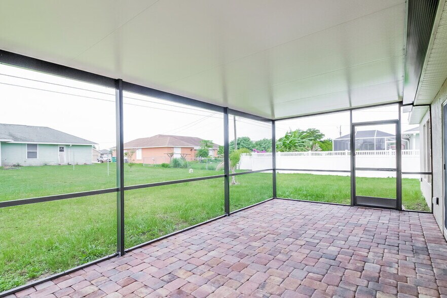 Building Photo - 626 SW 22nd Terrace