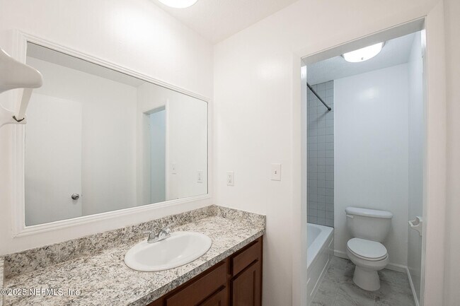 Building Photo - 1217 Park Ave