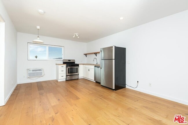 Building Photo - 3933 Marathon St