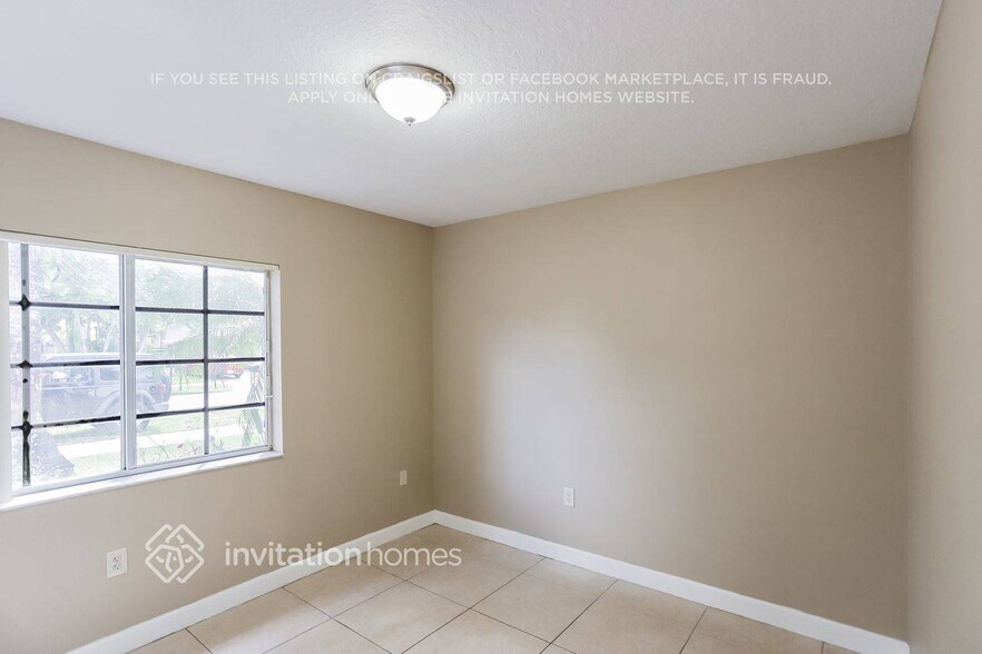 Building Photo - 15113 SW 35th Terrace