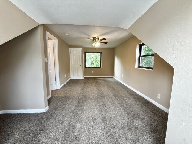 Building Photo - 2033 Dallas Ave