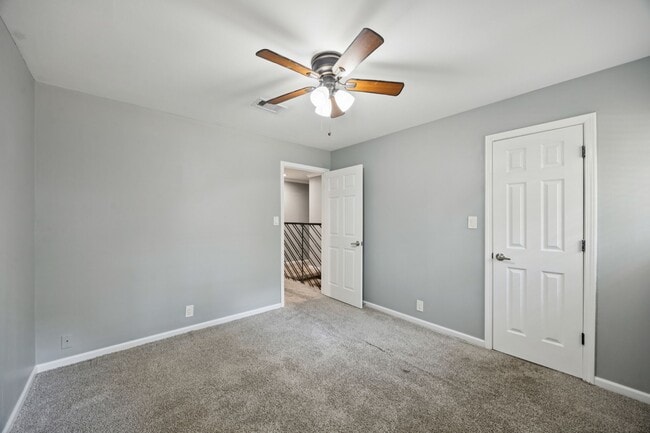 Building Photo - 553 Cane River Ln