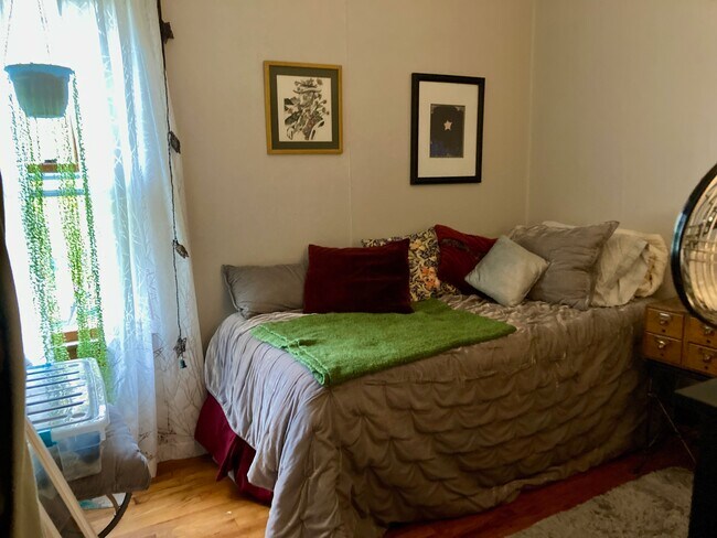 Building Photo - 108 Hancock St