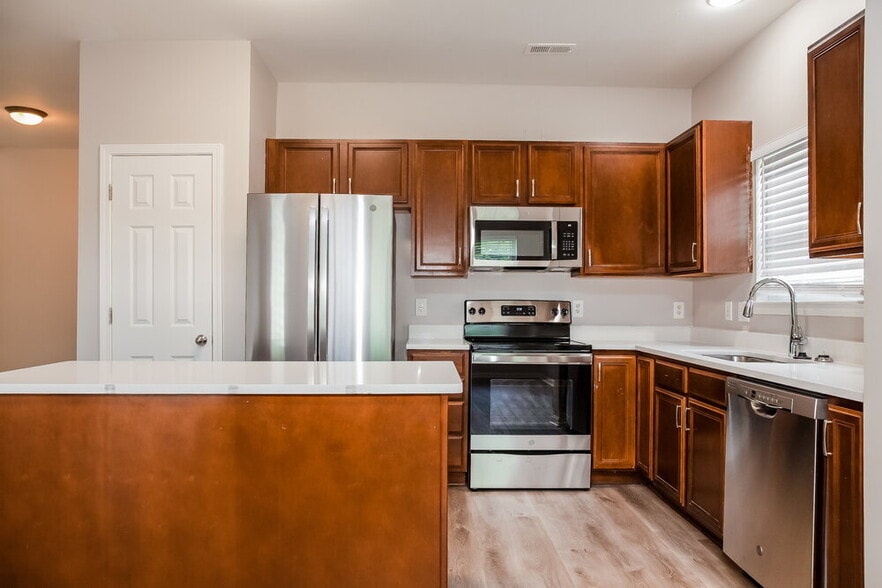 Building Photo - 5109 Livermore Ln