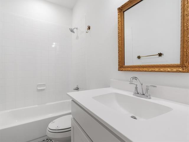 Building Photo - 1441 Bluebonnet Ln