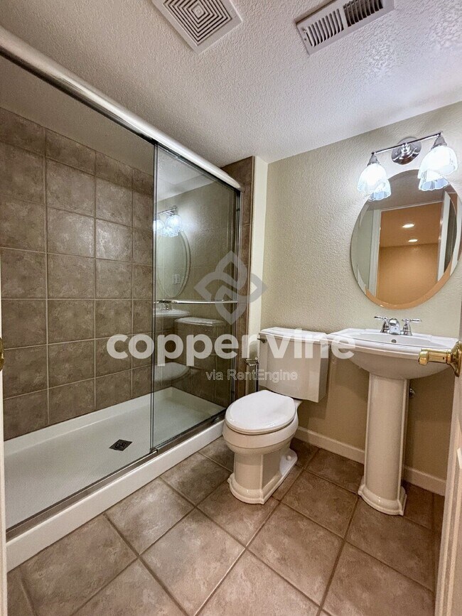 Building Photo - 14487 Jason Dr