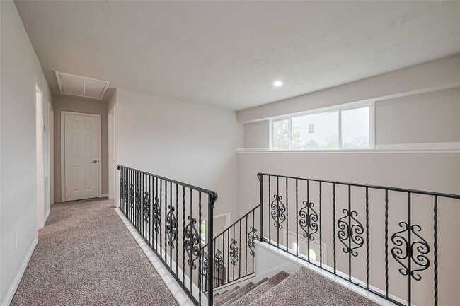 Building Photo - 203 Sevenhampton Ln