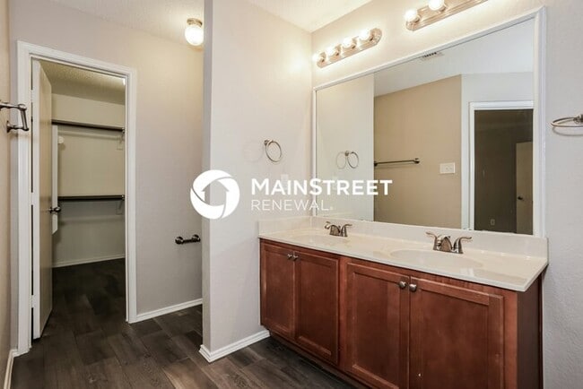 Building Photo - 3 Bedroom Pet-Friendly Home in Burleson, TX with Main Street Renewal