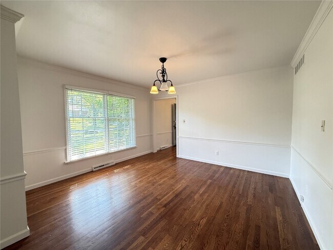 Building Photo - 1133 Westmoor Pl