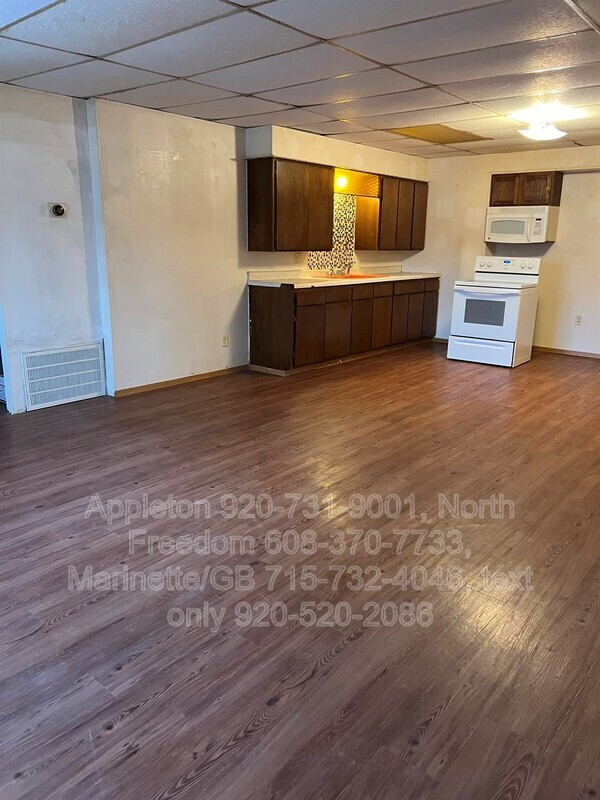 Building Photo - 222 E Main St