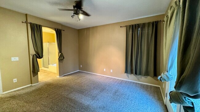 Building Photo - 1362 W. Roadrunner Dr.