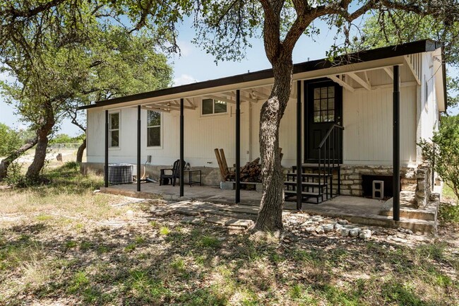 Building Photo - 2591 Spring Valley Dr