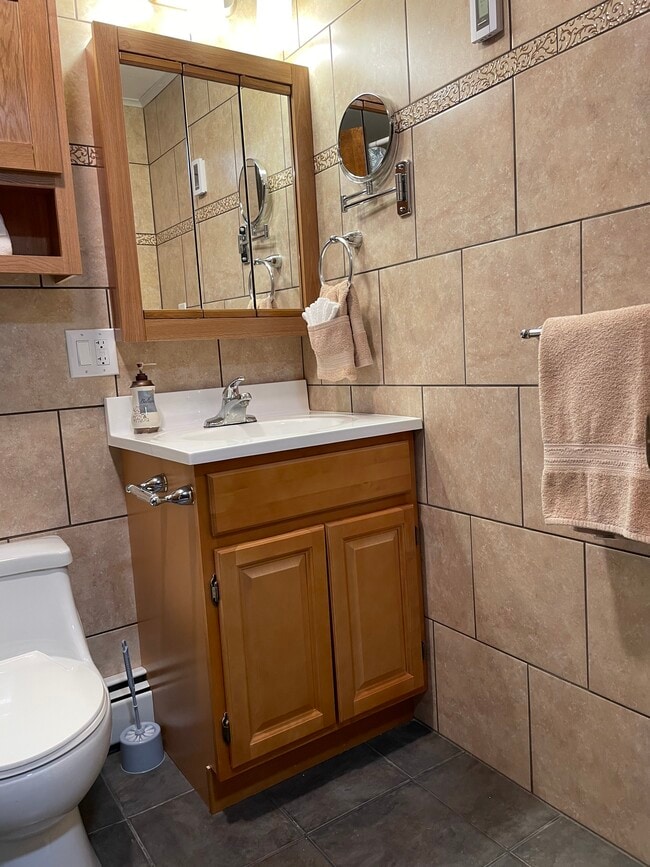 Fully tiled bath with heated floor - 6030 NY-23