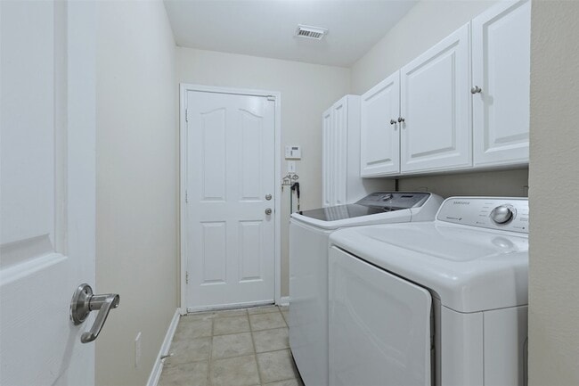 Building Photo - 22326 Merabrook Dr