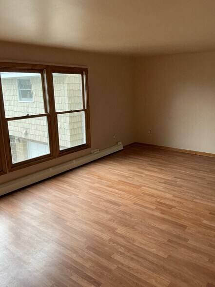Building Photo - 225 Sickles Ave