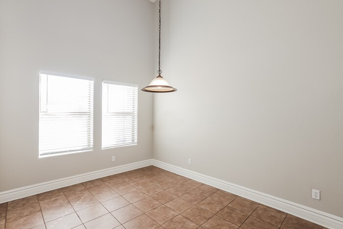 Building Photo - 41202 N Parker Ln