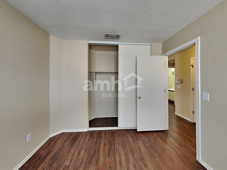 Building Photo - 1767 W Rue De La Montagne