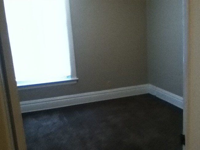 Building Photo - 126 Palmer St NE