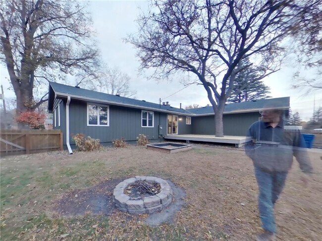 Building Photo - 820 Shenandoah Ln N