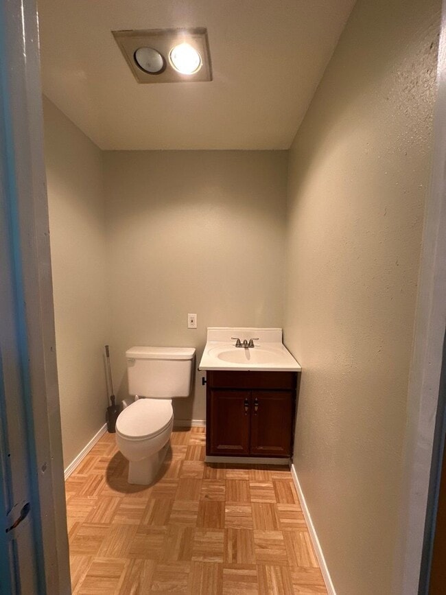 Building Photo - 4321 Myrtlewood Dr