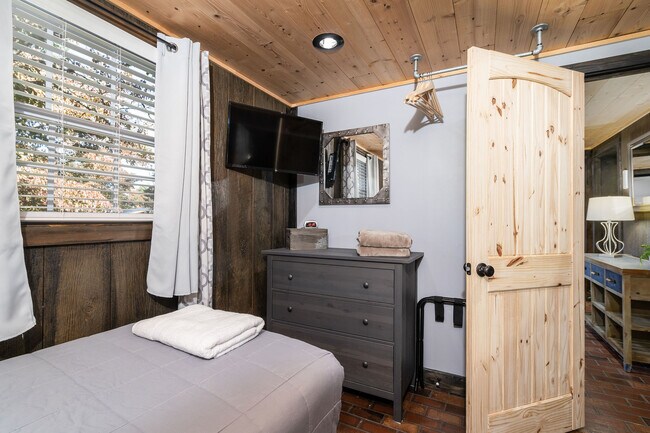 Building Photo - 487 Kentucky Ave