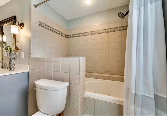 Building Photo - 4809 Blaney Ave