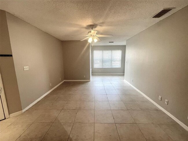 Building Photo - 3350 Pinewalk Dr N