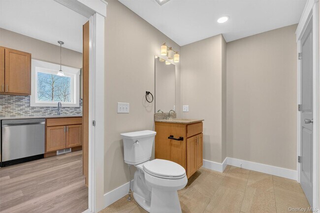 Building Photo - 104 North Rd