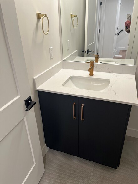 2nd bathroom - 569 E 7215 S
