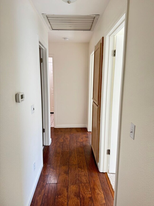Building Photo - Beautifully Remodeled 3-Bedroom, 2-Bathroom home waiting for you !