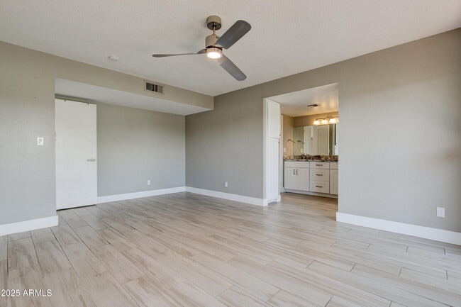 Building Photo - 5321 N 79th Way