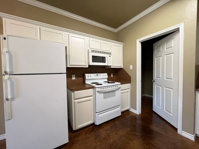 Building Photo - 3045 Palomino Trail