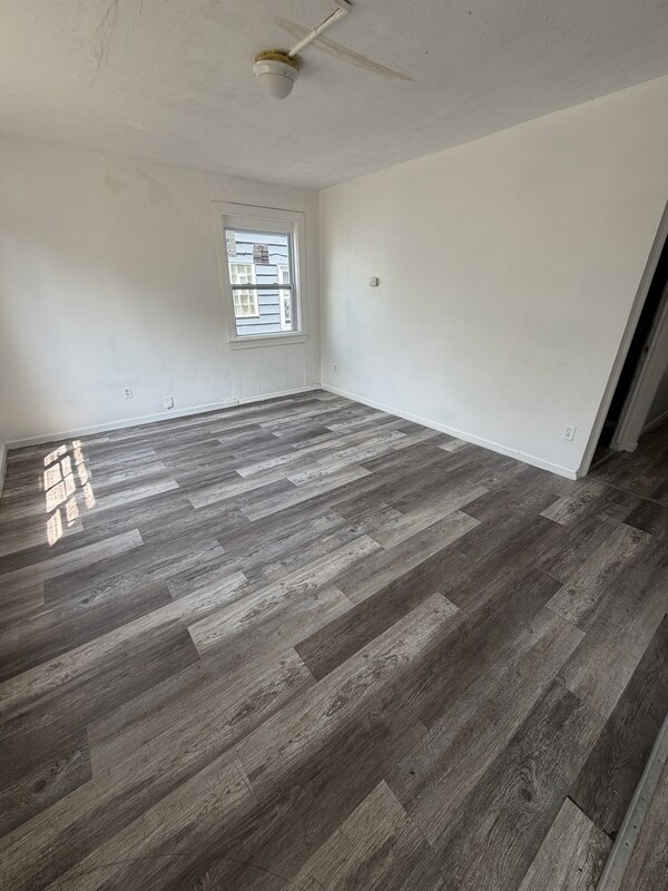 Building Photo - 16317 Clearview Ave