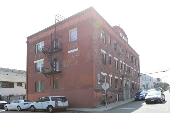 Building Photo - 120 Westminster Ave