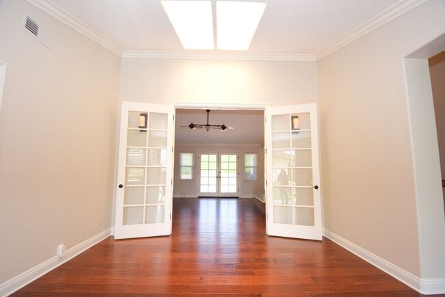 Building Photo - 6490 La Senda Ct