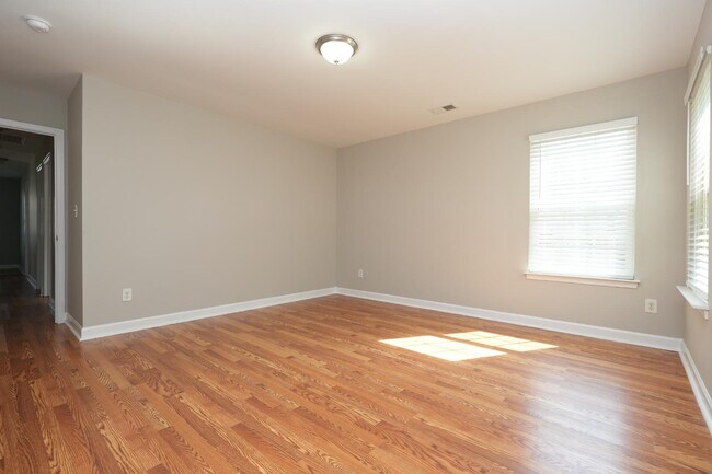 Building Photo - 11539 Stewarts Crossing Dr