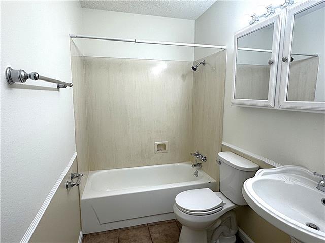 Building Photo - 14105 Wembley Rd